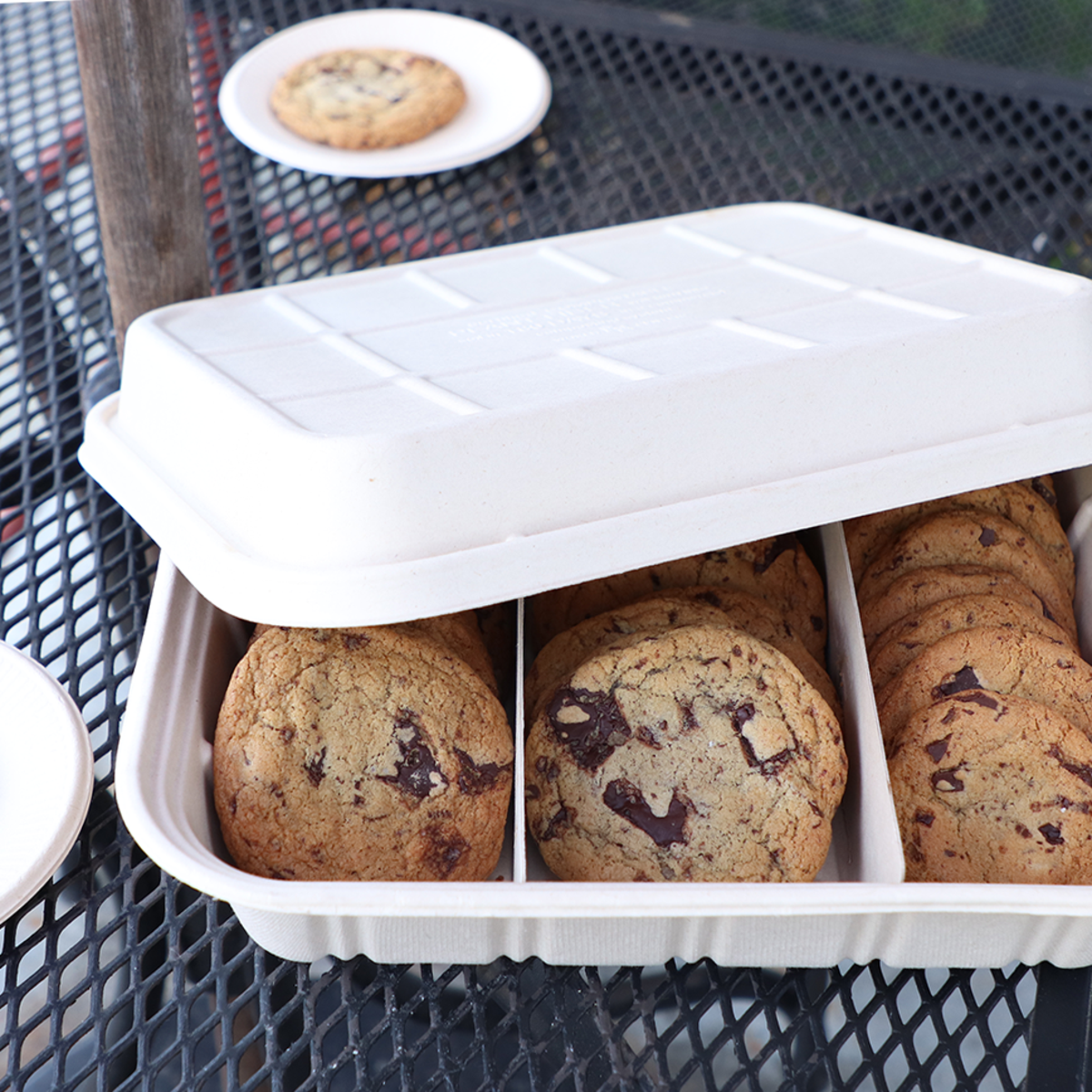World Centric LID Fiber - Half Size (104 to 120 oz) Catering Pans, Raised (QTY:200)
